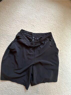 Lululemon 5” men super black Athletic Shorts